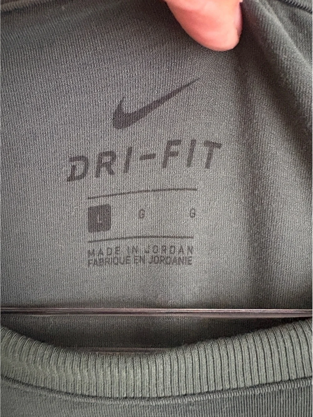 Nike | Men’s Dark Green Dri-Fit Short Sleeve Soft Stretchy Side Slit Size L